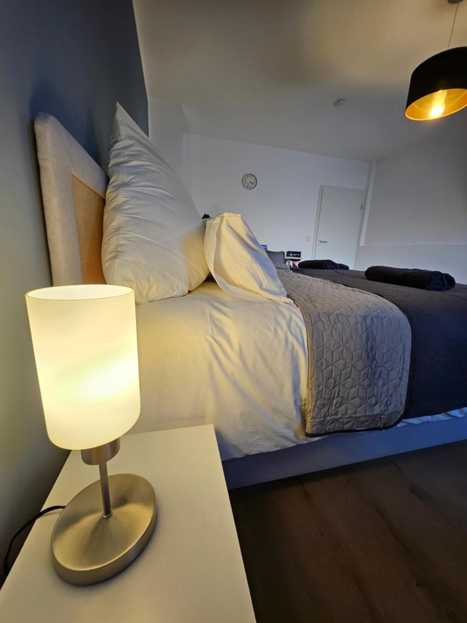 Modern Homes - Voll Ausgestatte Wohnung - Balkon - Hotelbetten - 4K Tv - Wlan Moers Εξωτερικό φωτογραφία
