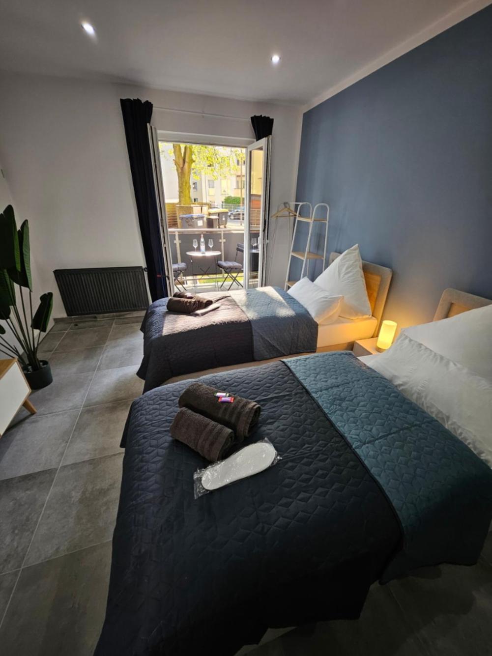 Modern Homes - Voll Ausgestatte Wohnung - Balkon - Hotelbetten - 4K Tv - Wlan Moers Εξωτερικό φωτογραφία