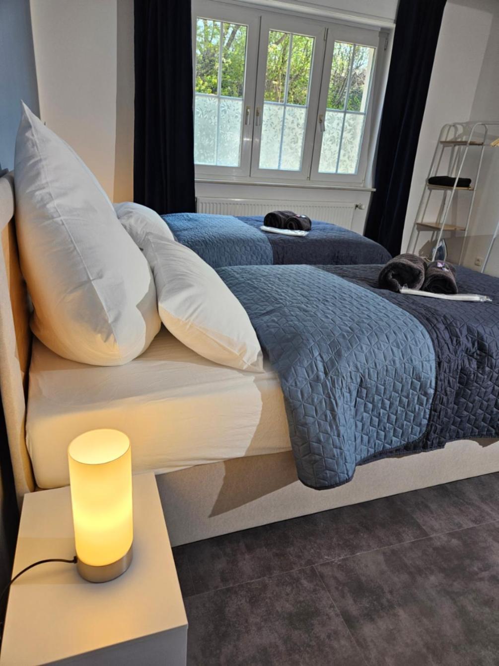 Modern Homes - Voll Ausgestatte Wohnung - Balkon - Hotelbetten - 4K Tv - Wlan Moers Εξωτερικό φωτογραφία