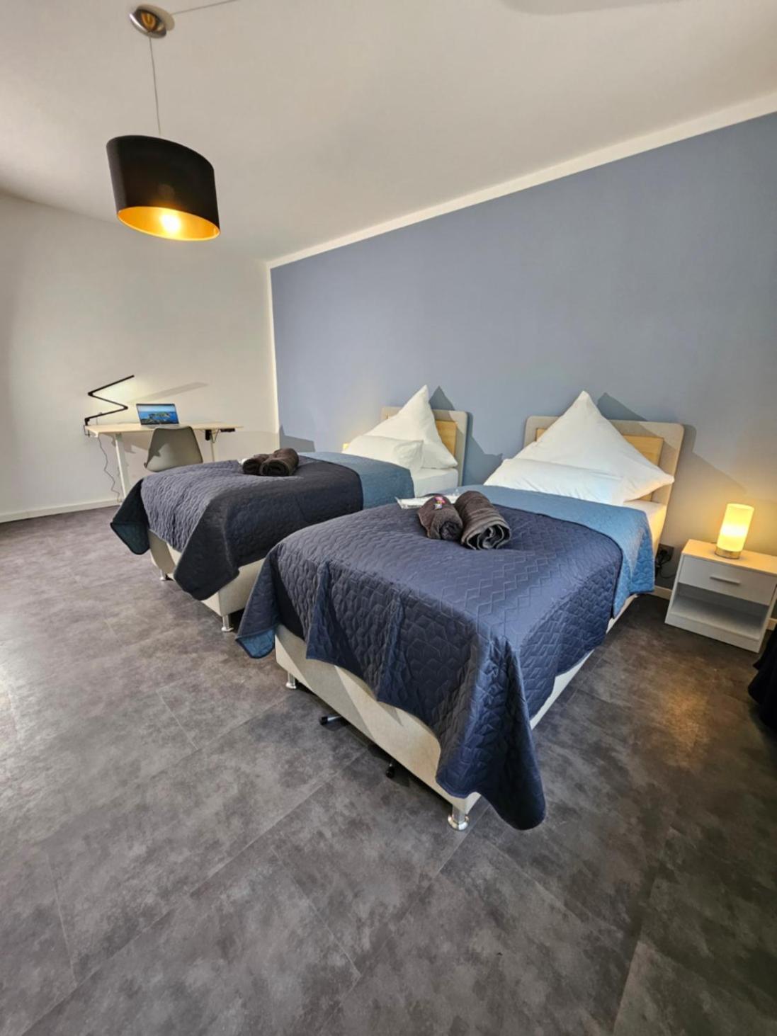 Modern Homes - Voll Ausgestatte Wohnung - Balkon - Hotelbetten - 4K Tv - Wlan Moers Εξωτερικό φωτογραφία