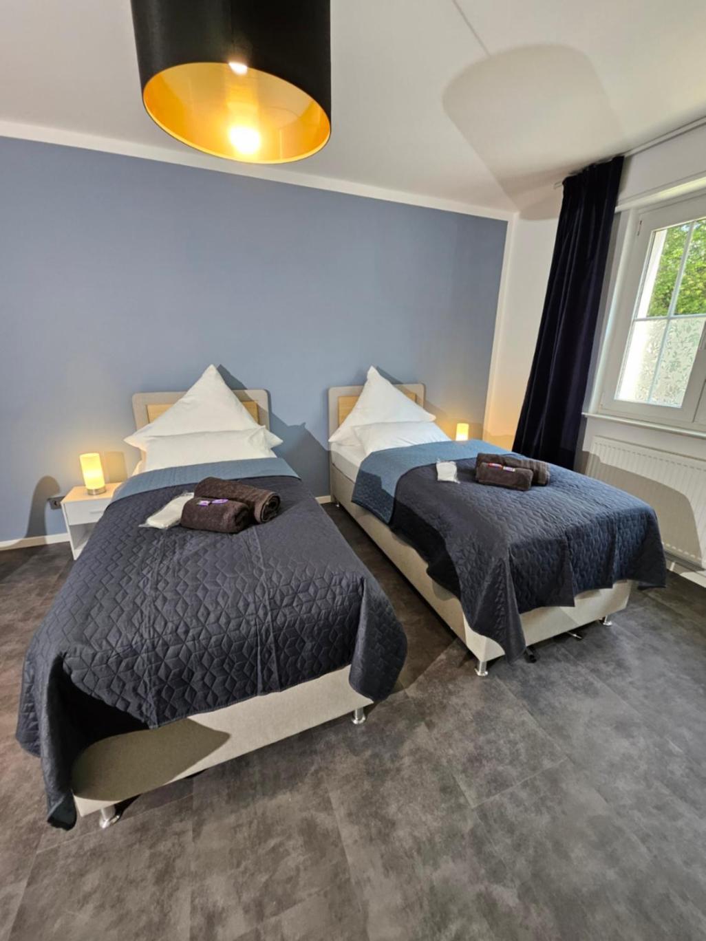 Modern Homes - Voll Ausgestatte Wohnung - Balkon - Hotelbetten - 4K Tv - Wlan Moers Εξωτερικό φωτογραφία