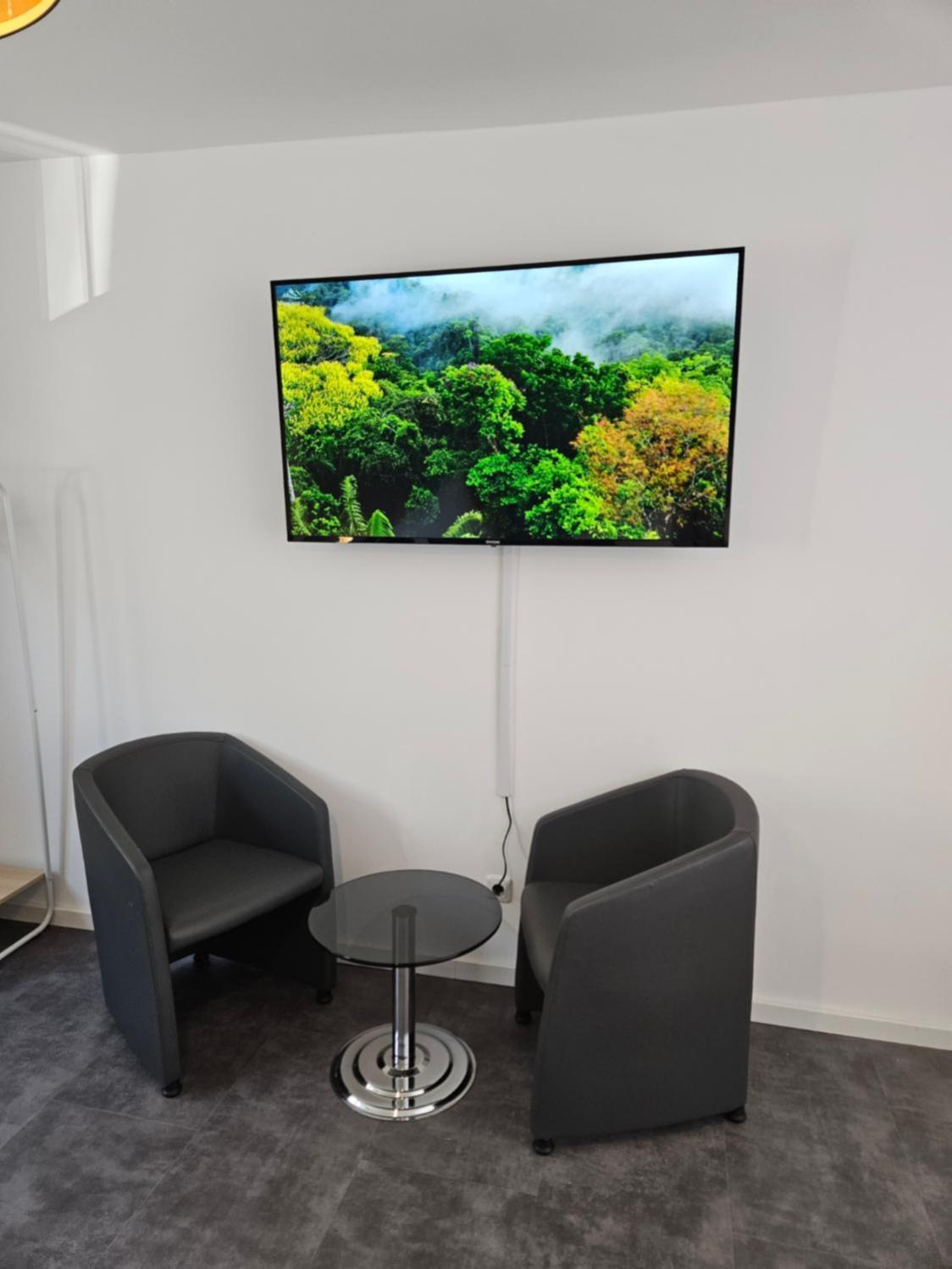 Modern Homes - Voll Ausgestatte Wohnung - Balkon - Hotelbetten - 4K Tv - Wlan Moers Εξωτερικό φωτογραφία